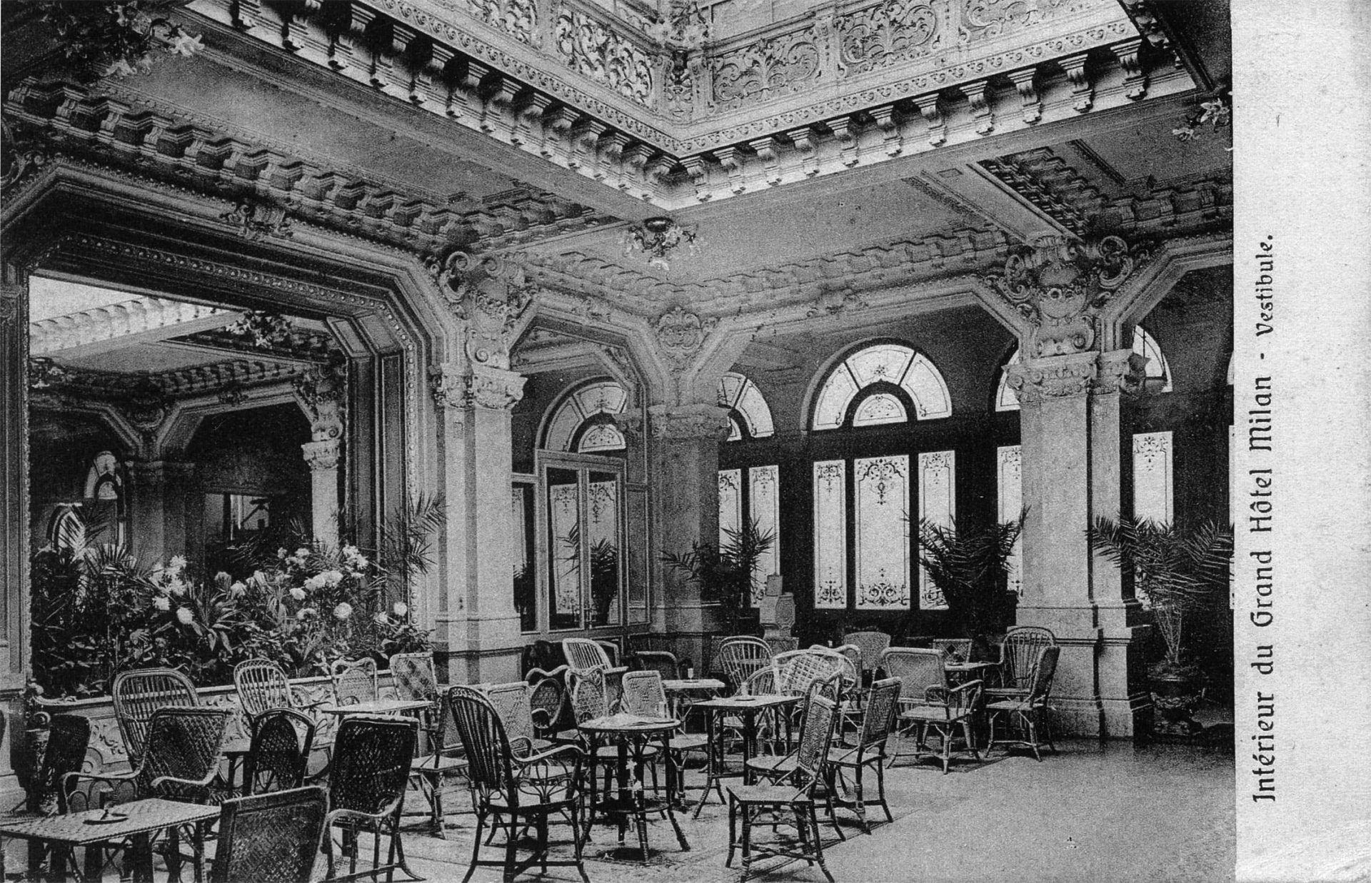 Black and white interior image of Grand Hotel et de Milan in the year 1800