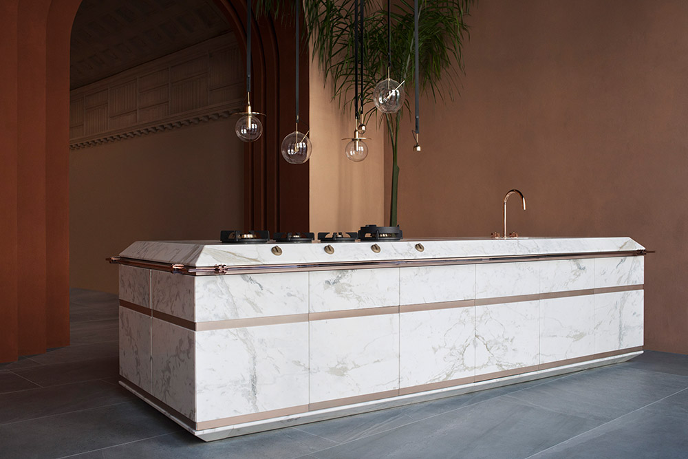 https://www.esperiri.com/wp-content/uploads/2019/06/designer-italian-kitchen-ginger-fendi-cucine-esperiri-milano.jpeg