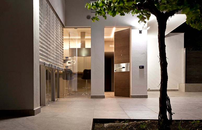 tekno door by oikos one of the best Italian outdoor doors