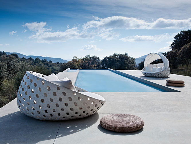 canasta day bed by b&b Italia one of the high end outdoor furniture brands