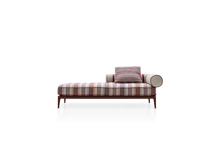 ribes chaise longue produced by b and b italia one of the best Italian outdoor furniture brands