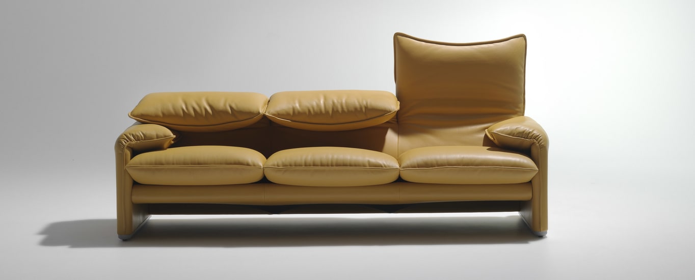 Maralunga sofa and backrest mechanism panted by Cassina
