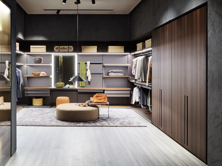 Customize your personal Molteni Master Dressing throughout our online interior design service.