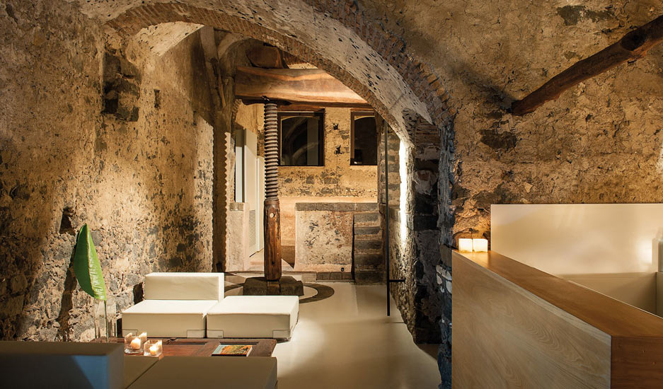 This is the Zash Country Boutique Hotel: a Gorgeous mix between Contemporary interior design and Traditional Historical building.