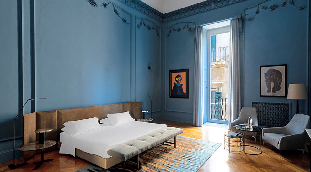 In Our List of Best Boutique Hotels Italy has to offer, we can not mention Palazzo Bozzi Corso in Salento. Elegant and luxurious interior design.
