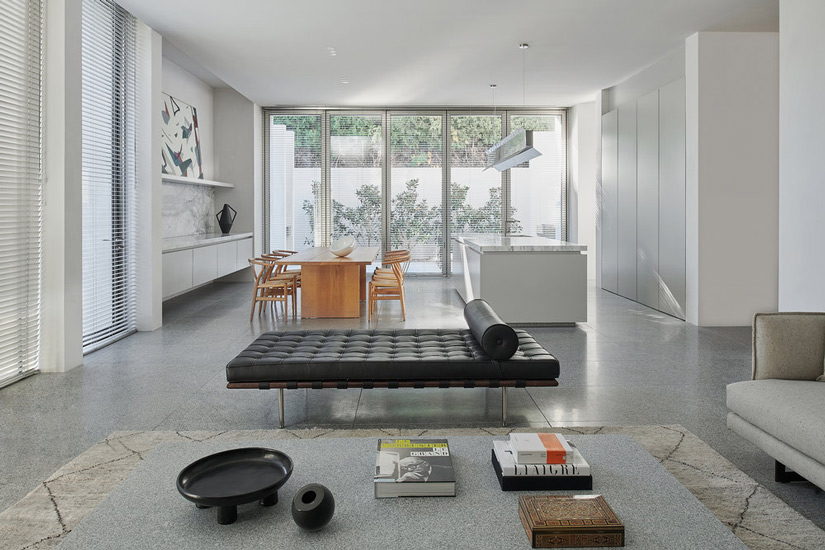 Minimal design and icon design pieces for this living room designed by Davidov Architects in Melbourne