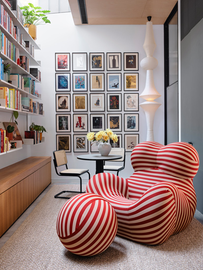 Up Series 2000 Armchair by Gaetano Pesce furnish the library room in The Collector House designed by Arent&Pyke, one of the Design studios we selected in our list of the top interior designers Sydney has to offer