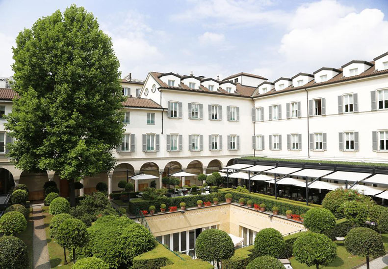 A fairytale 15th-century convent is the sophisticated location of the Four Seasons Hotel, one of the Best 5 star Hotels in Milan's Montenapoleone Fashion District.