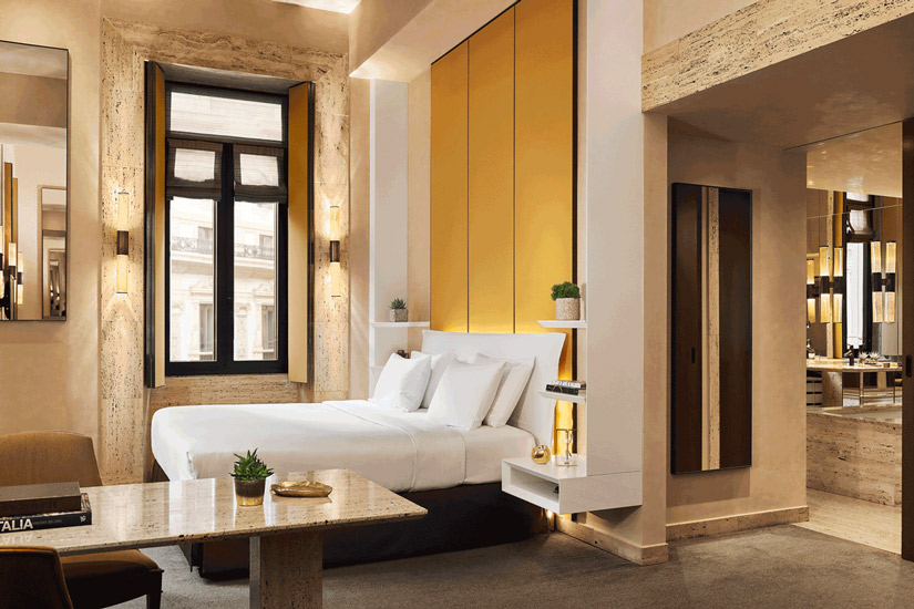 High ceilings, expensive dark woods and rich wool carpets are some of the exclusive attentions for this interiors at Park Hyatt, one of the most fashionable hotel in our list of the best five star hotels in Milan by esperiri