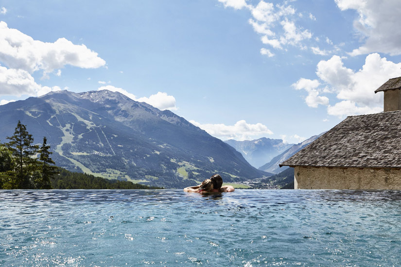 QC Terme Bagni Vecchi is situated in Bormio, right in the heart of the Alps. This thermal baths, with a history of more than two thousand years, are the best luxury spa destination in Lombardy region