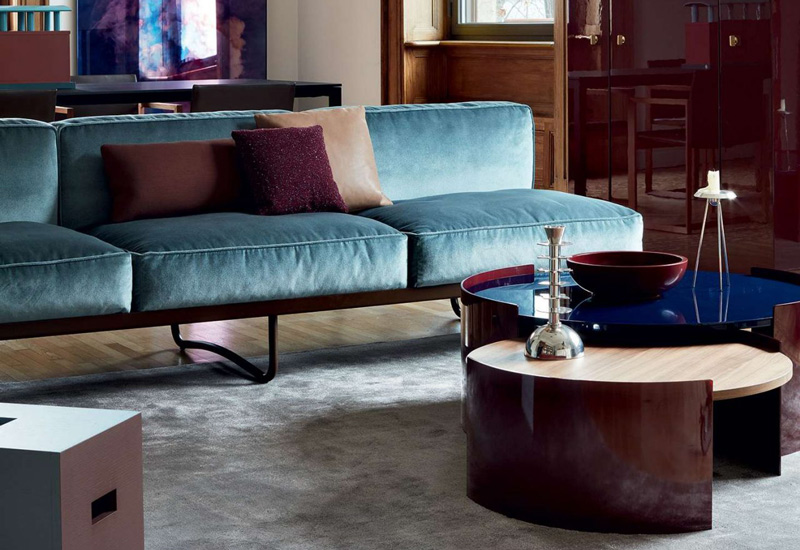LC5 sofa is an iconic product designed by the legendary designer Le Corbusier for Cassina, one of the italian furniture store you can find in Mendrisio. Discover the luxury furniture Switzerland has to offer