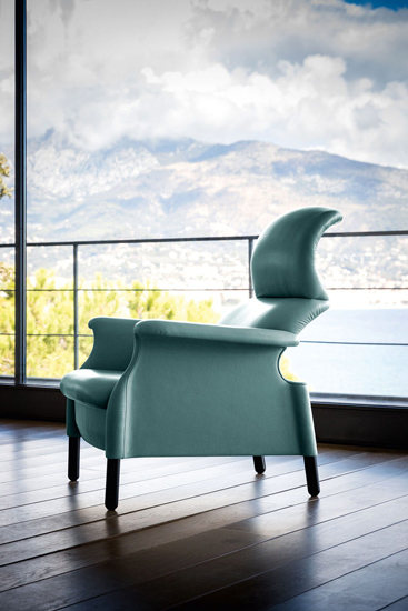 Sanluca armchair is an iconic product designed by the legendary italian designers Achille e Pier Giacomo Castiglioni for Poltrona Frau, one of the luxury italian furniture store you can find in Switzerland.