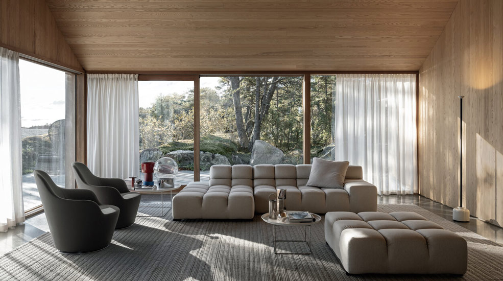 Tuffy-Time sofa by Patricia Urquiola is one of the seating solution designed by B&B Italia, one of the italian furniture store you can find in Switzerland. Discover the luxury furniture Switzerland has to offer