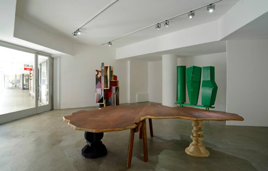 The exhibition space of the gallery called Dilmos Milano, one of the top Milan galleries where to shop iconic design pieces