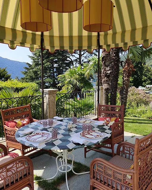 Exterior Dining table at passalacqua hotel
